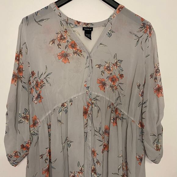 TORRID Lexie Tunic 3X Gray Floral Chiffon Hi-Lo Babydoll Button Romantic Plus - Picture 2 of 9
